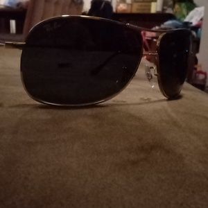 Ray bans gold aviator style, like new, light use. Great condition